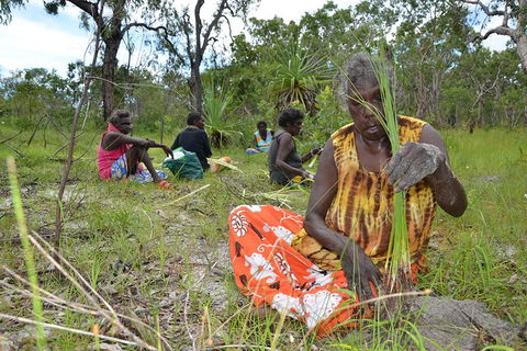 Gay-Wu Woman's 5 Day Yolngu Homeland Tour - Kingaroy Accommodation 2