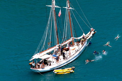 Whitehaven Beach Sailing And Snorkeling Cruise - Kingaroy Accommodation 3