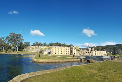 6-Day Tasmanian Explorer Adventure Tour From Hobart - Kingaroy Accommodation 0