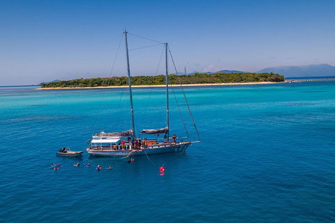 Ocean Free Green Island & Great Barrier Reef Snorkel Cruise, Cairns 25 Guests - Kingaroy Accommodation 0