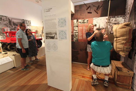 Cairns Aquarium And Small Group City Sightseeing Tour - Kingaroy Accommodation 1