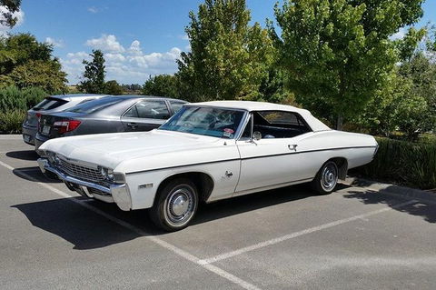 CHEVY CONVERTIBLE Package For 4 -Wine Lunch Cheese & Chocolate From Yarra Valley - Kingaroy Accommodation 1